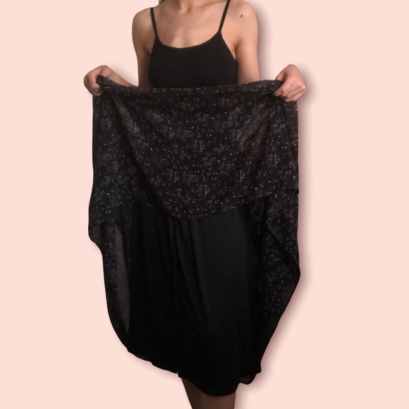 Uniqlo Black Pleated Maxi Skirt - Picture 4 of 13